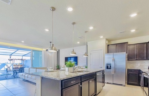 Davenport House | 🌴 2023 Fabulous 5BD - Tiki Bar | Private Pool | 8 Miles to Disney! 🌴