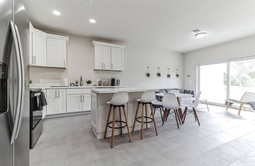 Westminister House | 2023 NEW 3 BR 2 BA Modern Hidden Gem
