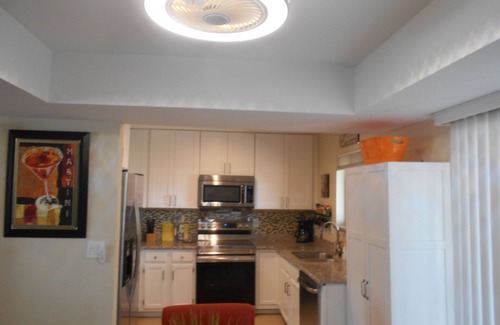 Fountain Hills Condo | 2024 Remodel/Well Equipped 2/2 1st Flr Condo, Walk everywhere location