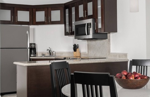 Las Vegas Strip Resort | 2025 F1 Race Spacious 3 bedroom resort on course