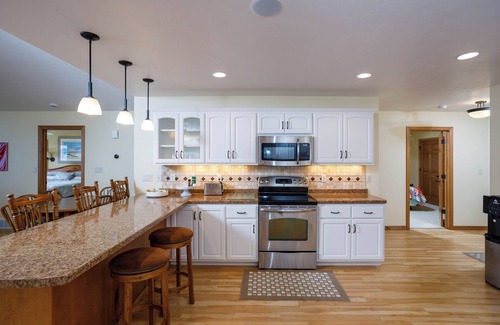 Luxemburg House | 2025 Green Bay Draft Rental: Touchdown on the Bay