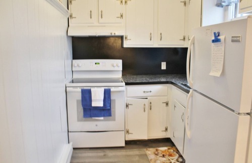 Snug Harbor House | 2025 ~ NOW BOOKING ~ EAST MATUNUCK SUMMER COTTAGE