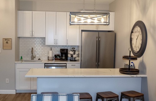 Delavan Lake Condo | 203 - Cozy One Bedroom Condo w/Water Views from Balcony