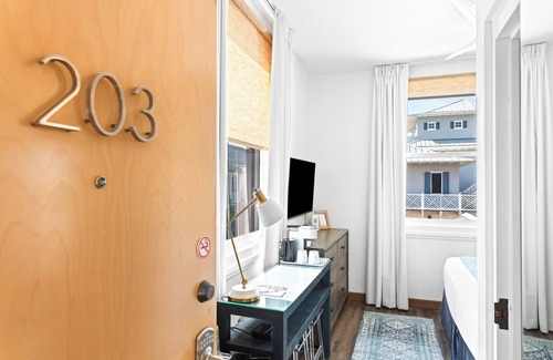 Rosemary Beach Hotel | 203 Rosemary Beach Inn - Includes Beach Chairs & Complimentary Breakfast + Access to 4 Pools