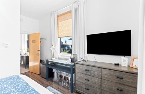 Rosemary Beach Hotel | 203 Rosemary Beach Inn - Includes Beach Chairs & Complimentary Breakfast + Access to 4 Pools