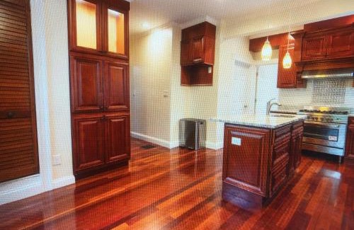 Haverhill House | 203 Waltham Place
