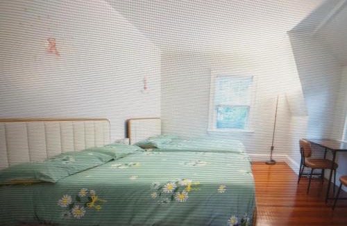 Haverhill House | 203 Waltham Place