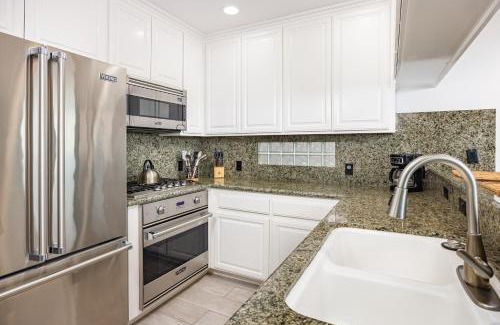 Balboa Peninsula House | 204 E Oceanfront A