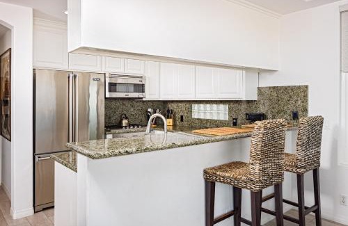 Balboa Peninsula House | 204 E Oceanfront A
