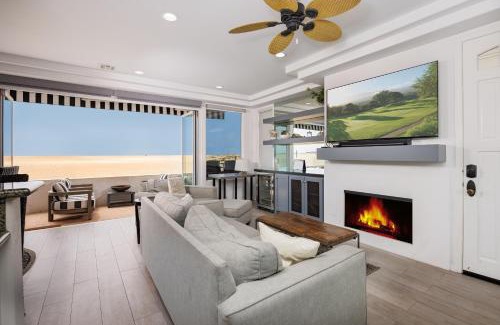 Balboa Peninsula Apartment | 204 E Oceanfront