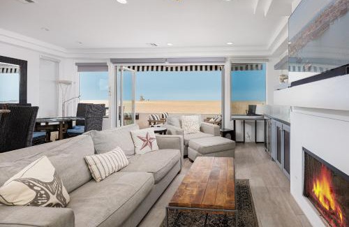 Balboa Peninsula Apartment | 204 E Oceanfront