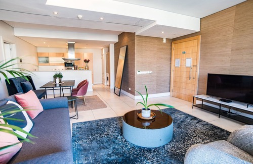 Victoria and Alfred Waterfront Apartment | 205 Pembroke