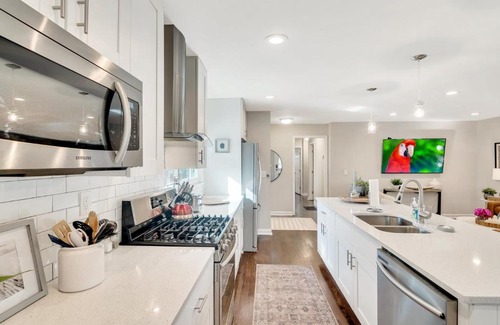 Smyrna House | 2051 Harwinor Road Southeast