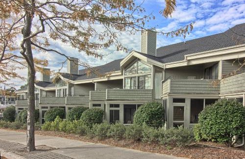 Charlevoix House | 206 Pointes North Inn