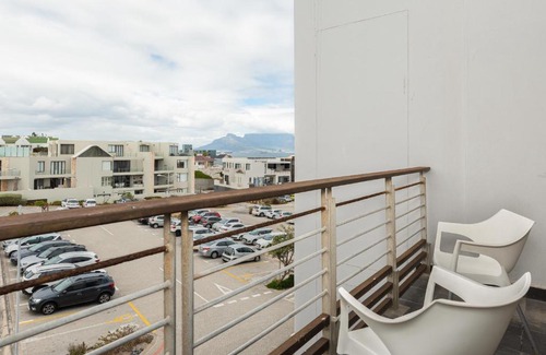 Big Bay Apartment | 207 Eden on the Bay