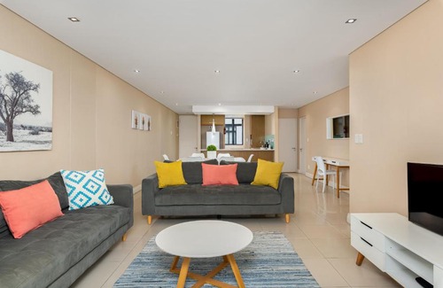 Big Bay Apartment | 207 Eden on the Bay