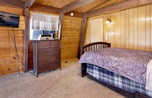 Whispering Forest Ski Chalet | 2073 - Mount Shasta Retreat 3 Bedroom Home by Redawning