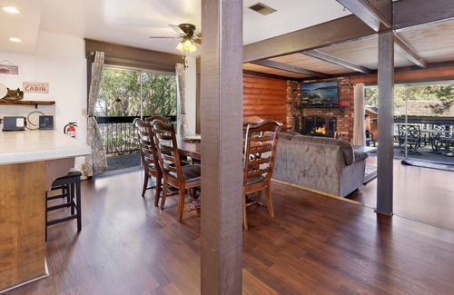 Big Bear City Ski Chalet | 2075 - Cuddle Bear's Cabin 3 Bedroom Home by Redawning