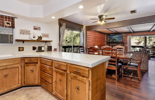 Big Bear City Ski Chalet | 2075 - Cuddle Bear's Cabin 3 Bedroom Home by Redawning