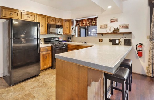 Big Bear City Ski Chalet | 2075 - Cuddle Bear's Cabin 3 Bedroom Home by Redawning