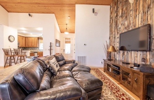 Bear Lake Reserve House | 208 Grandview at Bear Lake Reserve