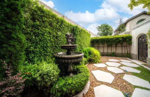 Tha Raeng Villa | 20min to City Bloomsbury Ramintra Luxury Family Big House