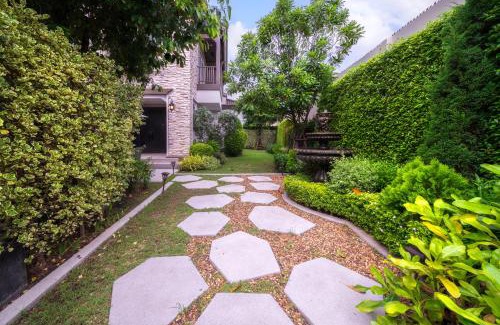 Tha Raeng Villa | 20min to City Bloomsbury Ramintra Luxury Family Big House