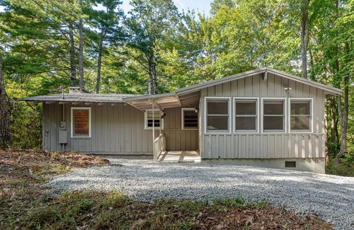 Lake Toxaway Cabin | 20min to Sapphire Resort with Amenities+Wii&Xbox!