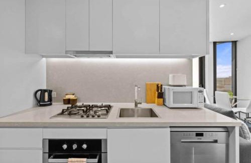 Fortitude Valley Apartment | 20th-Floor Urban Oasis FV