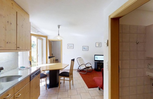 Silvaplana Apartment | 2½-room apartment on the ground floor, 53m2.