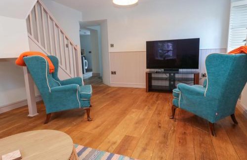 Chysauster House | 21 Alverton Street