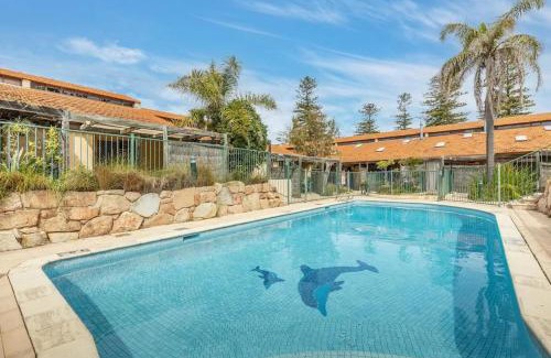Cottesloe Apartment | 21 Cottesloe Steps To Beach - Sleeps 3