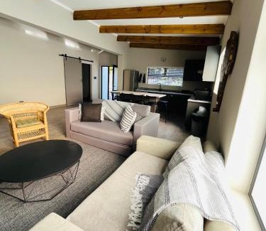 George Apartment | 21 Heather Road