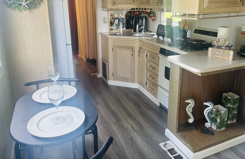 Ono Island RV Rental | 21 minutes away from Gulf Shores Beach, 6.9 from OWA and 25miles from Flora Bama