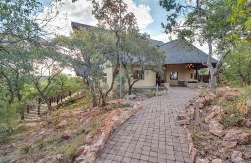 Leeupoort Villa | 210 Zebula, 5-bedroom house & 1-bedroom cottage