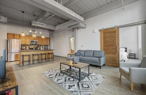 Downtown Cleveland Apartment | 2125 Superior Living