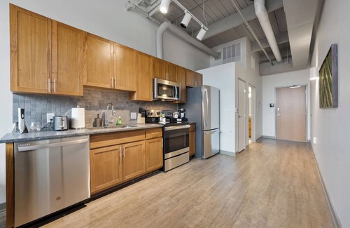 Downtown Cleveland Apartment | 2125 Superior Living