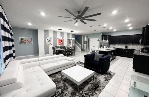 Davenport House | 2127LC- Windsor Island home