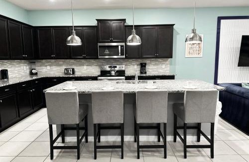 Davenport House | 2127LC- Windsor Island Resort