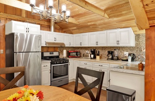 Big Bear Lake Ski Chalet | 2131-eureka Escape 2 Bedroom Chalet by Redawning