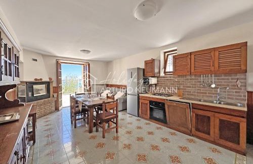 Numana Apartment | 214 - Villa Anna -appartamento trilocale a Numana al piano terra con VISTA MARE STREPITOSA!