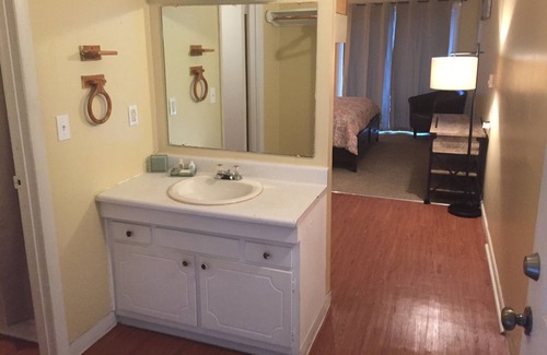 Summerlee Apartment | 214 Wolfe Creek Studio Rooms by Nancy Kay Homes Llc