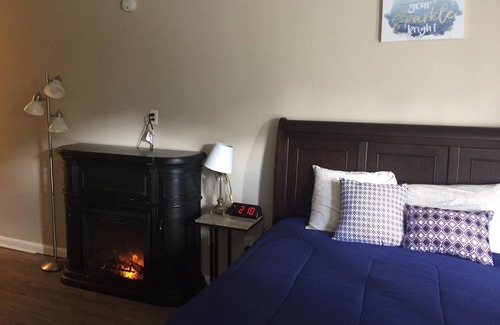 Summerlee Apartment | 214 Wolfe Creek Studio Rooms by Nancy Kay Homes Llc