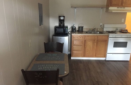 Summerlee Apartment | 214 Wolfe Creek Studio Rooms by Nancy Kay Homes Llc