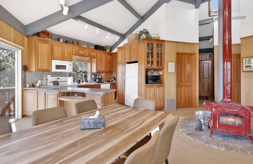 Fawnskin Cabin | 2168-piney Ridge Dome Home 3 Bedroom Home by RedAwning