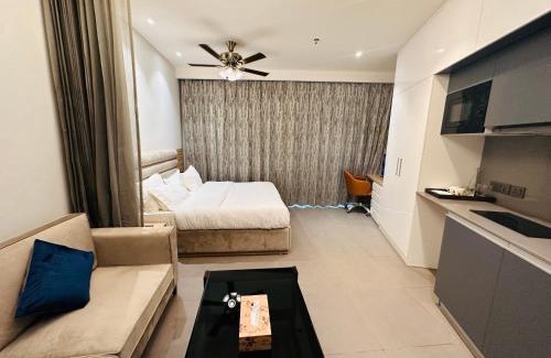 Noida Apartment | 21st Floor SkyStudio Suite with Balcony
