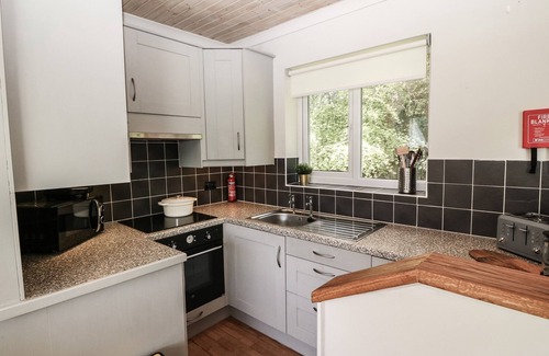 Llanbedrog Cottage | 22 GLYN Y MOR, pet friendly, country holiday cottage in Llanbedrog
