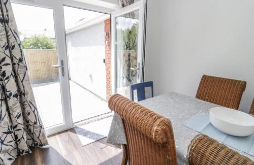 Menai Bridge House | 22 Gwel Yr Wyddfa