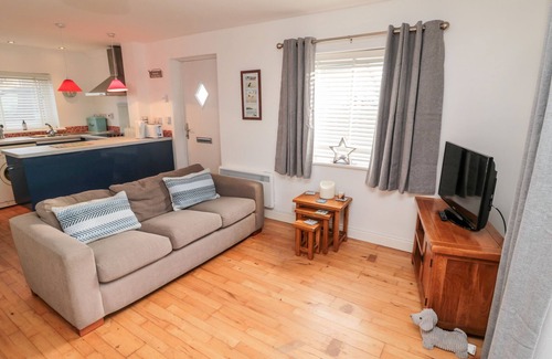 Beadnell Cottage | 22 LONGSTONE PARK, pet friendly, country holiday cottage in Beadnell