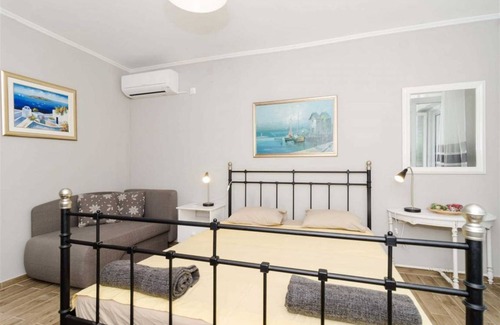 Okuklje Apartment | 22 m² Studio flat ∙ 1 bedroom ∙ 2 guests